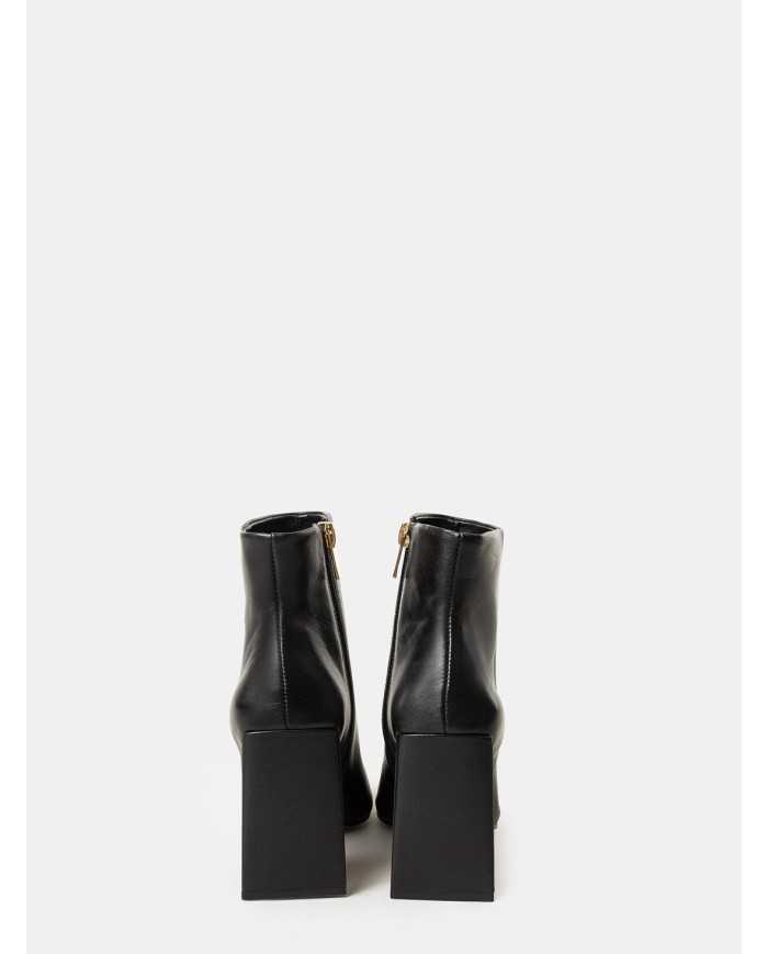 CARRANO Tronchetto in pelle