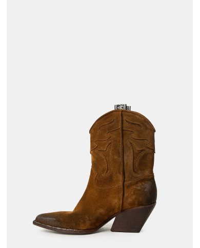 Elena Iachi Texano in camoscio