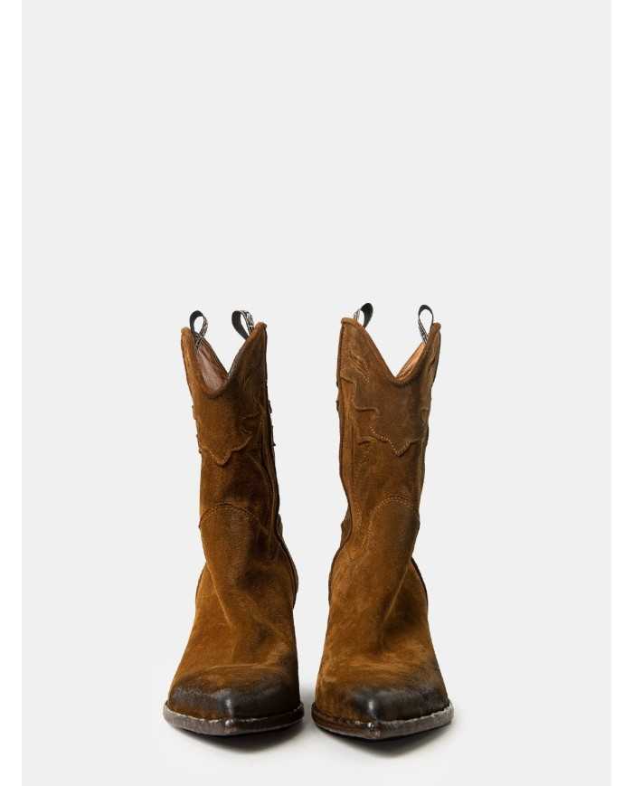 Elena Iachi Texano in camoscio