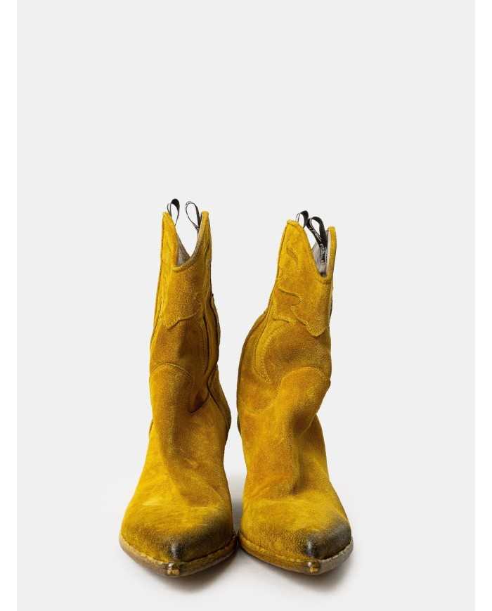 Elena Iachi Texano in camoscio