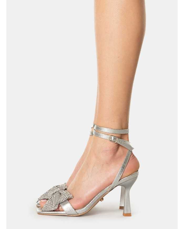 TWENTY FOURHAITCH Sandalo laminato con fiocco