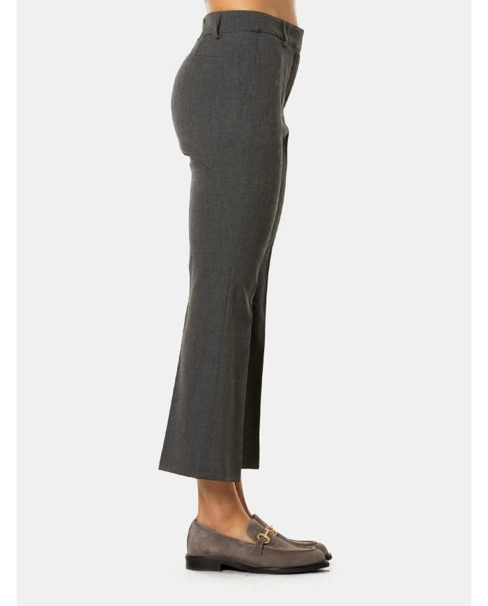 ROSSO Pantalone corto a trombetta