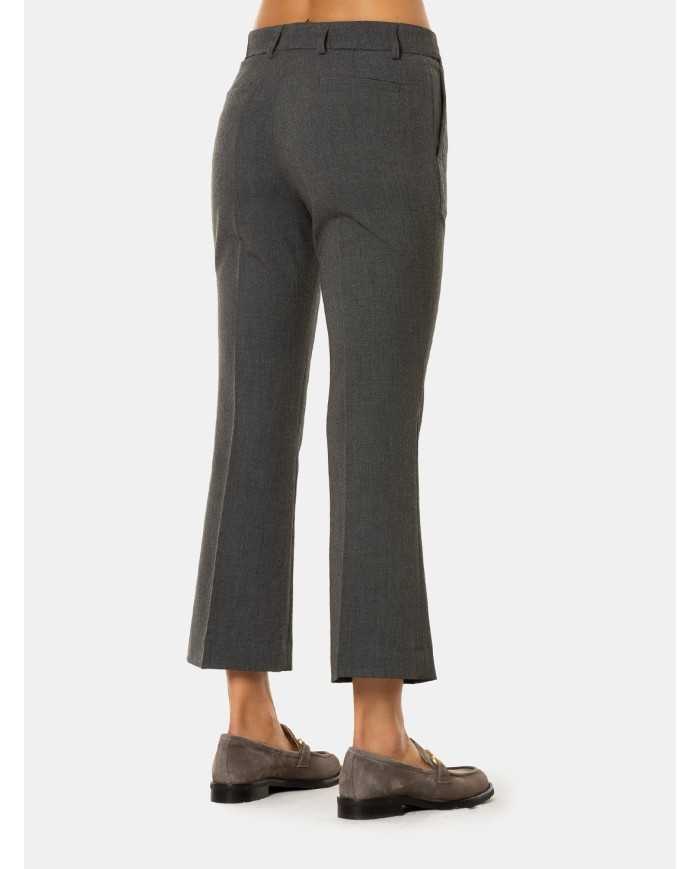 ROSSO Pantalone corto a trombetta