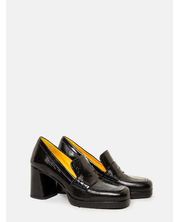 mara bini Mocassino in naplak