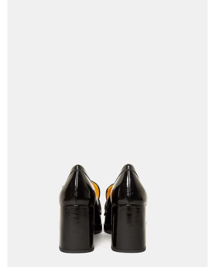 mara bini Mocassino in naplak