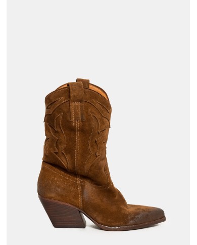 Elena Iachi Texano in camoscio