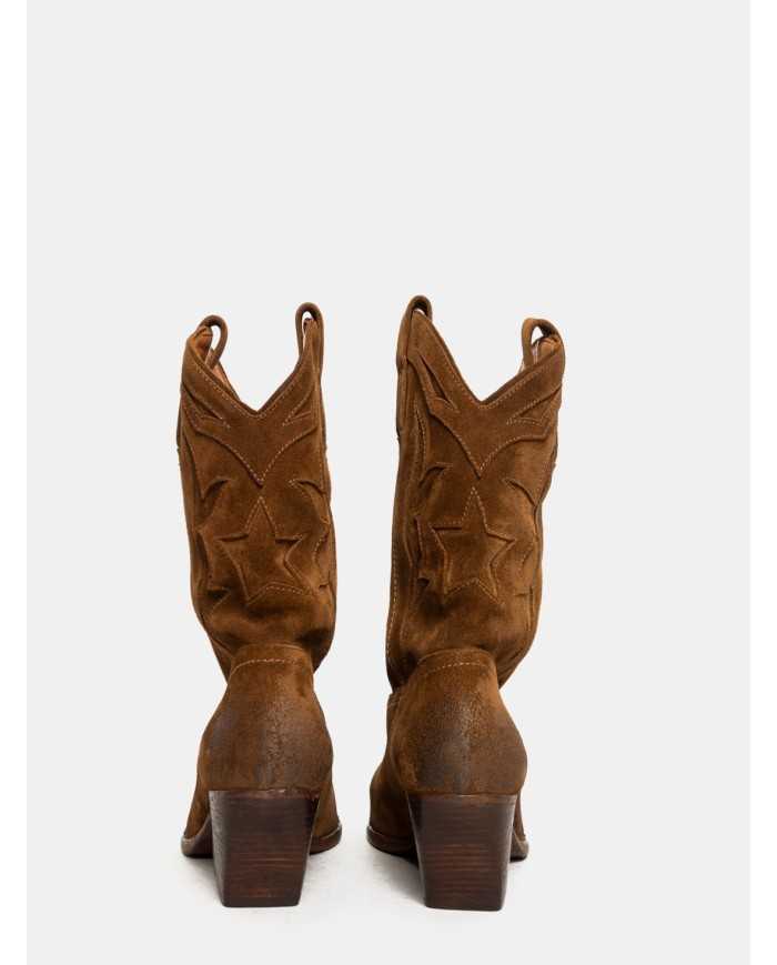 Elena Iachi Texano in camoscio