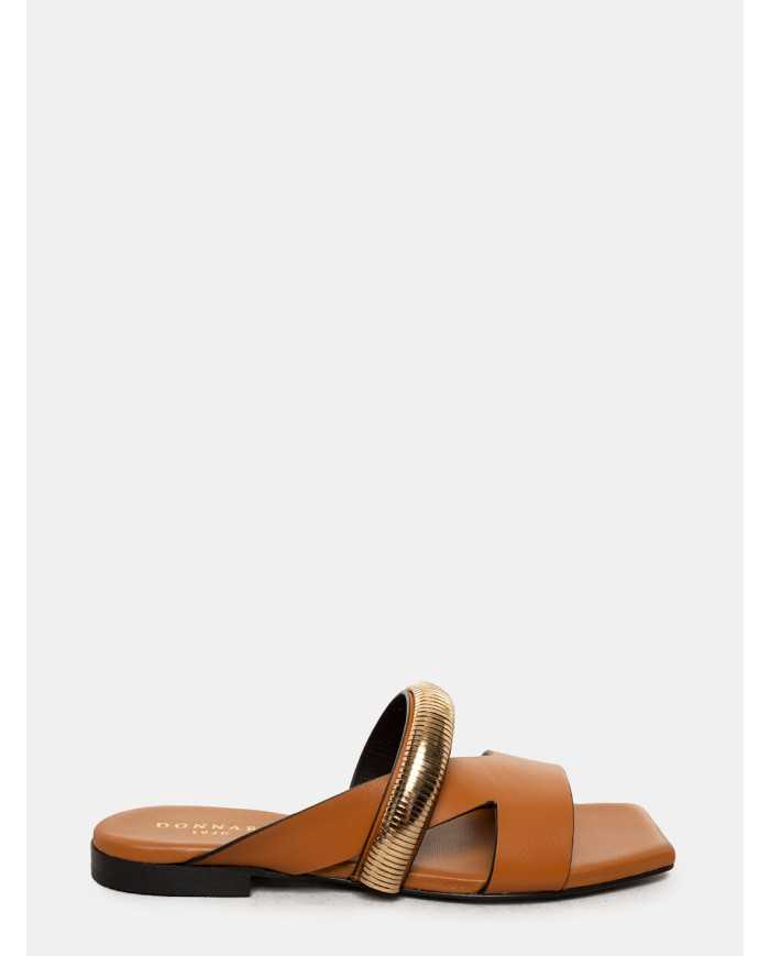 DONNARì Sandalo flat con accessorio