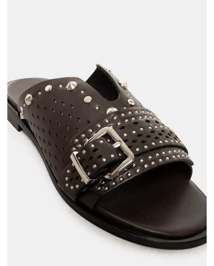 DONNARì Ciabattina in pelle con borchie