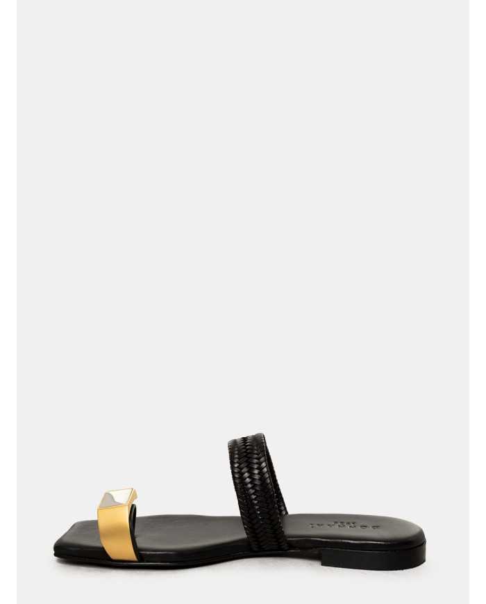 DONNARì Sandalo infradito in pelle con accessorio anello