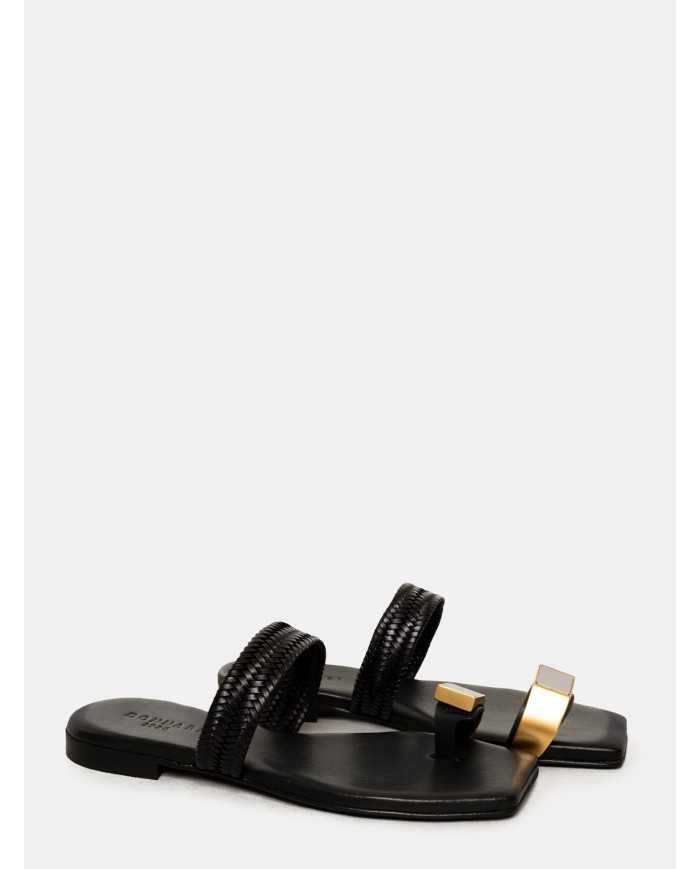 DONNARì Sandalo infradito in pelle con accessorio anello