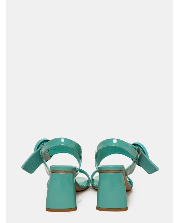 mara bini Sandalo in vernice