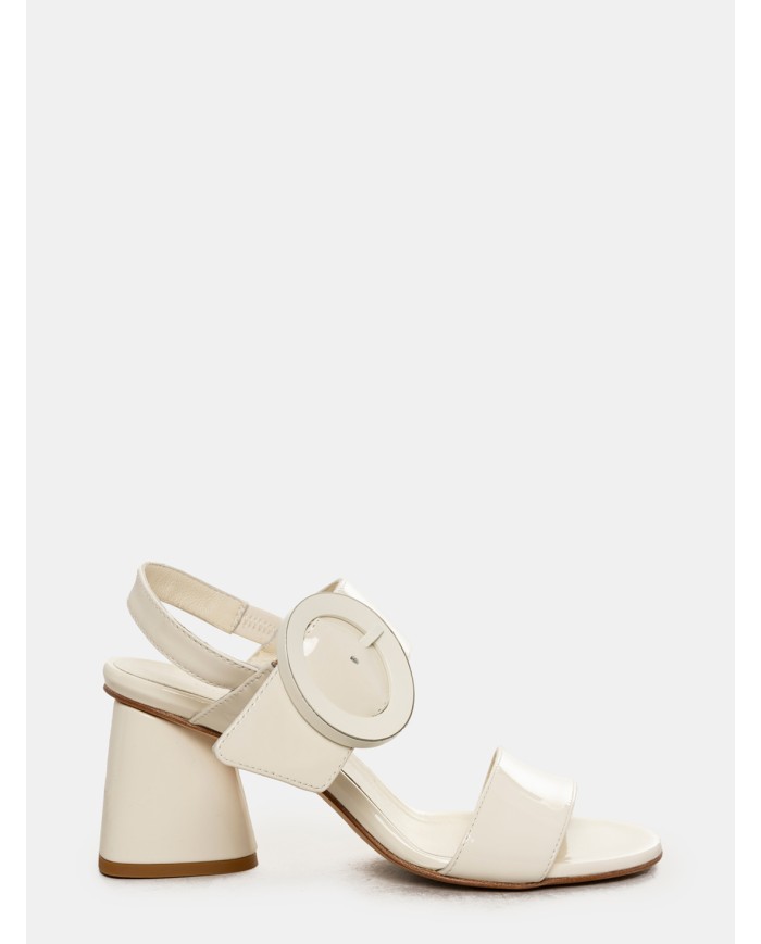 mara bini Sandalo in vernice