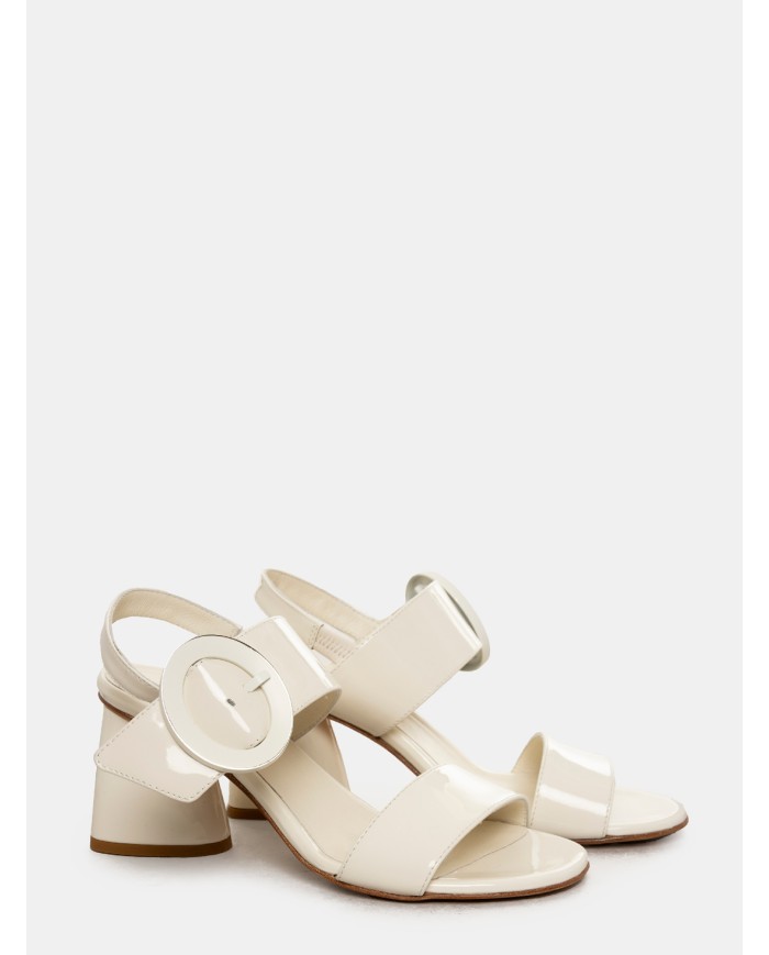 mara bini Sandalo in vernice