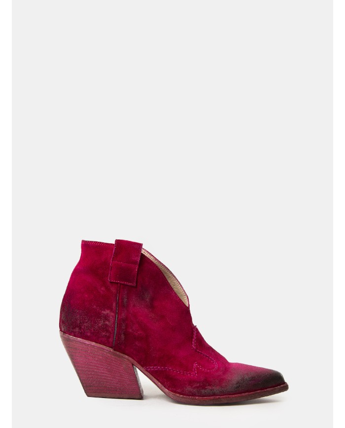 Elena Iachi Texano in camoscio