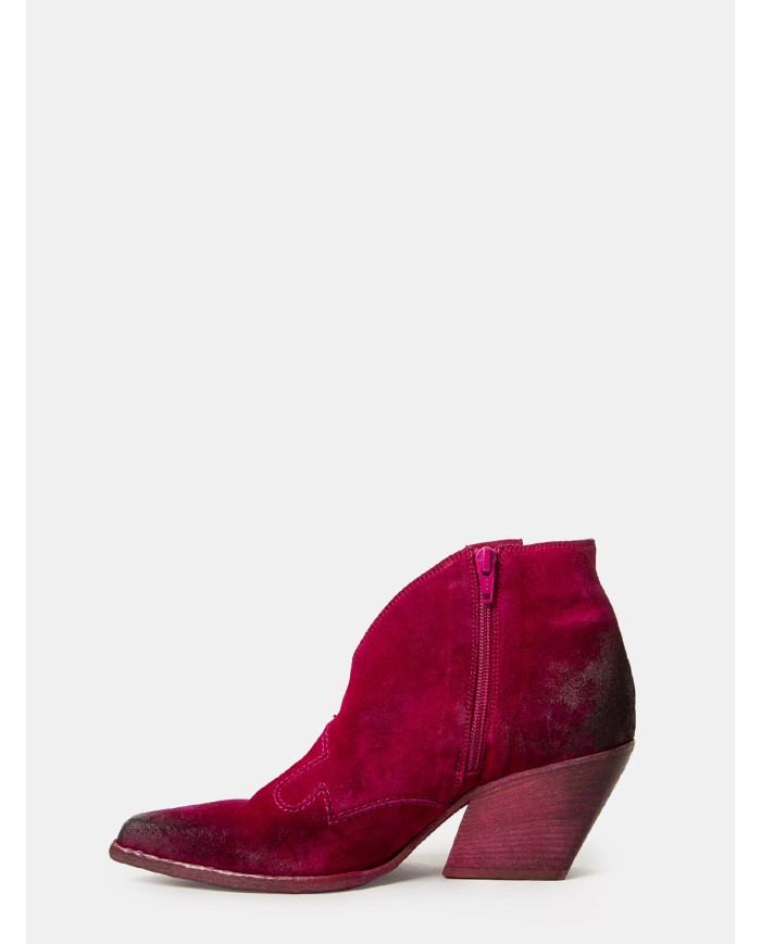 Elena Iachi Texano in camoscio