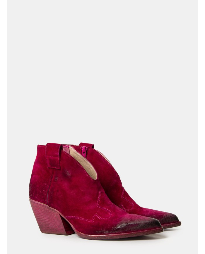 Elena Iachi Texano in camoscio