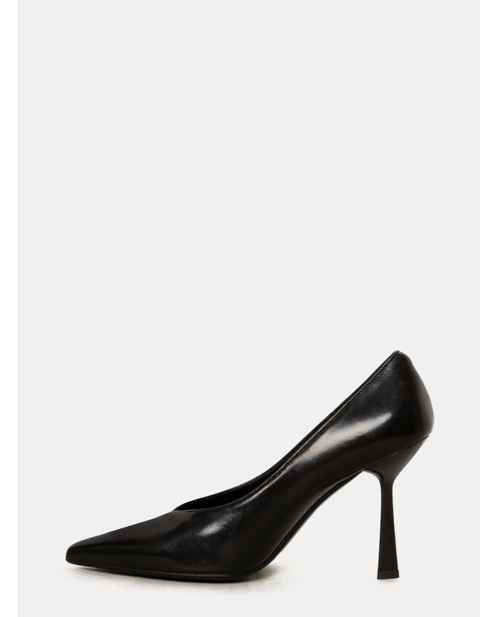 NICOLE BONNET Decolletè in vernice