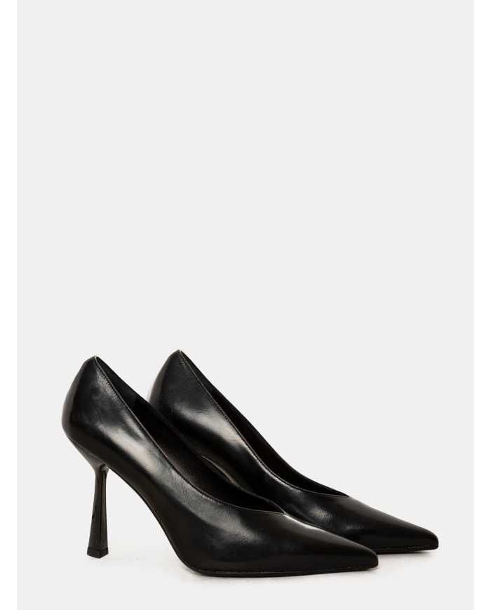 NICOLE BONNET Decolletè in vernice