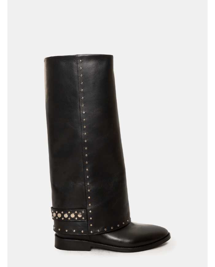 Strategia Stivale a tubo con borchie