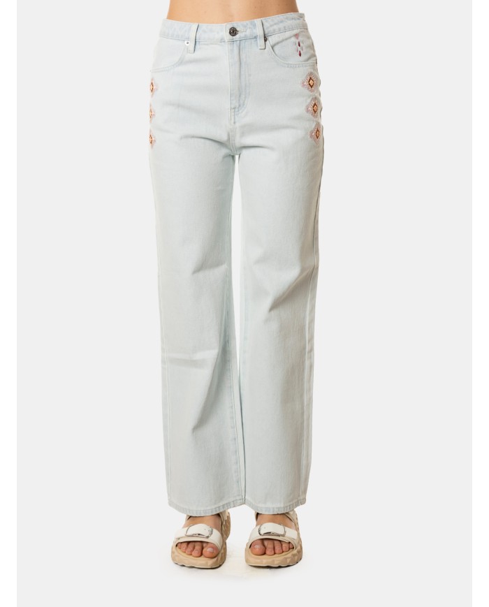 BERENICE. Jeans con ricami