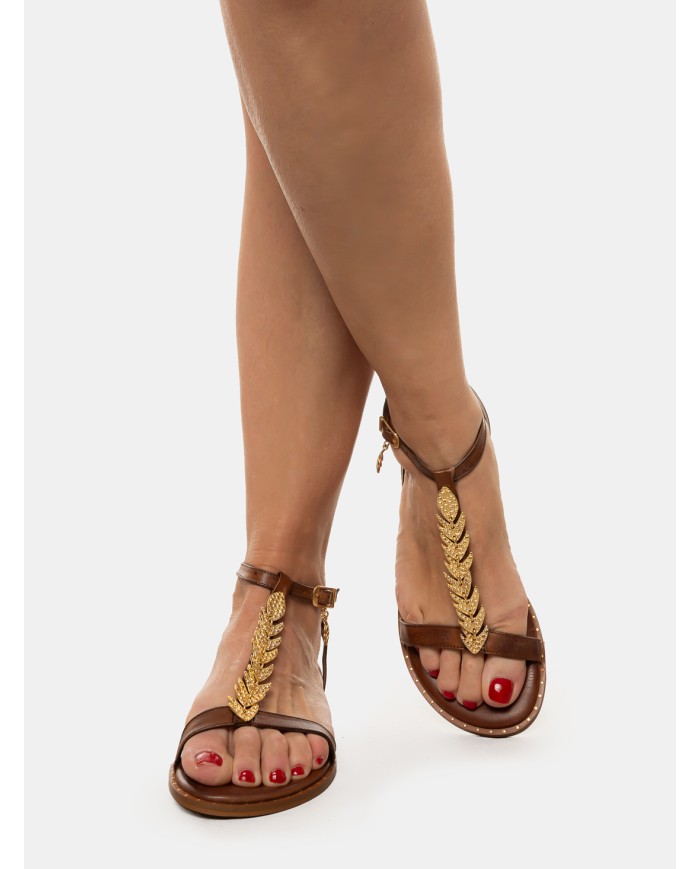 CARYATIS Sandalo flat con accessorio